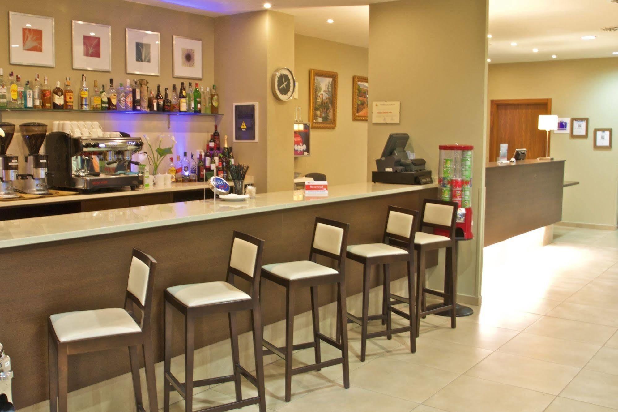 Holiday Inn Express Campo De Gibraltar-Barrios, An Ihg Hotel Los Barrios Zewnętrze zdjęcie